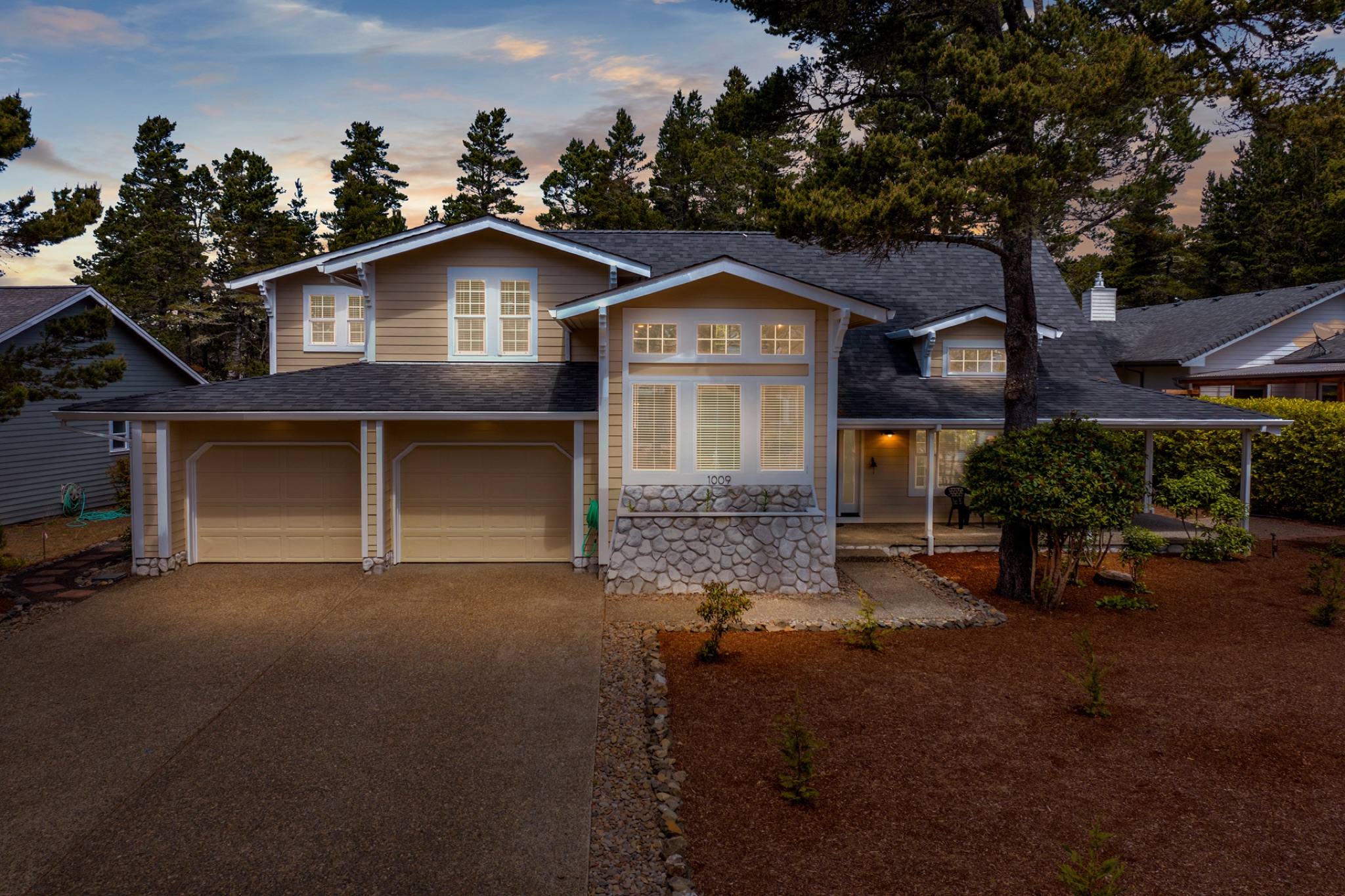 1009 Royal Saint Georges Dr, Florence, OR
