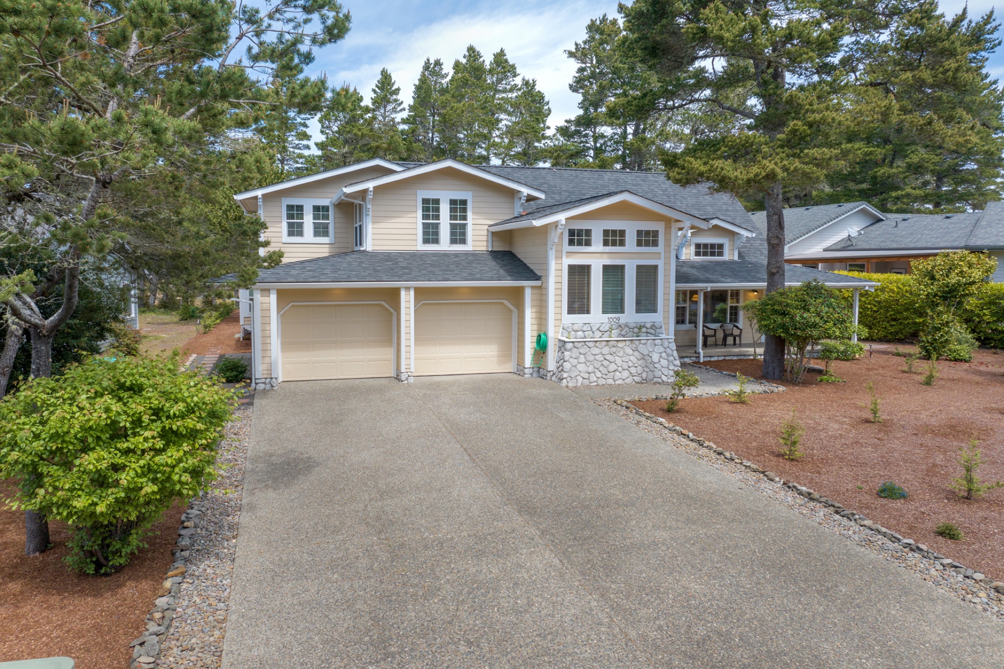 1009 Royal Saint Georges Dr, Florence, OR — photo 2 of 56