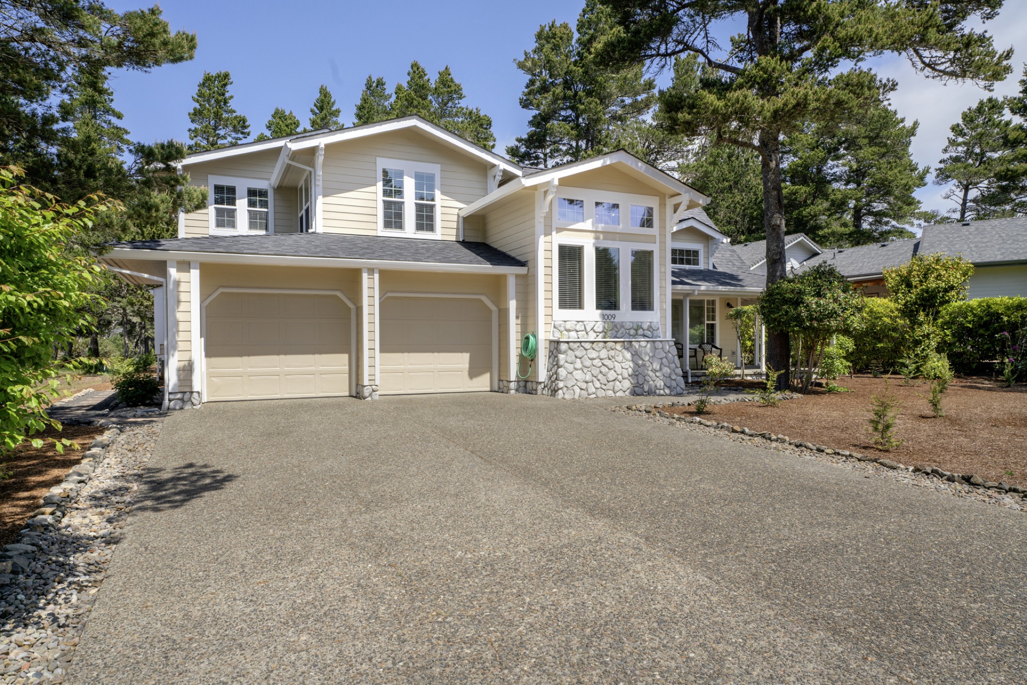 1009 Royal Saint Georges Dr, Florence, OR — photo 4 of 56