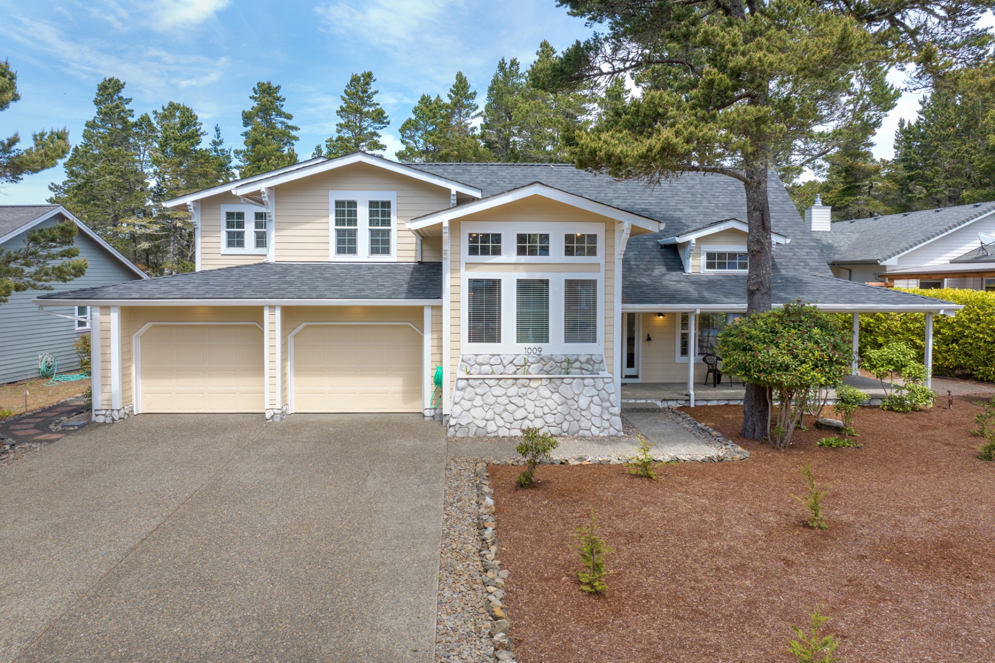 1009 Royal Saint Georges Dr, Florence, OR — photo 9 of 56