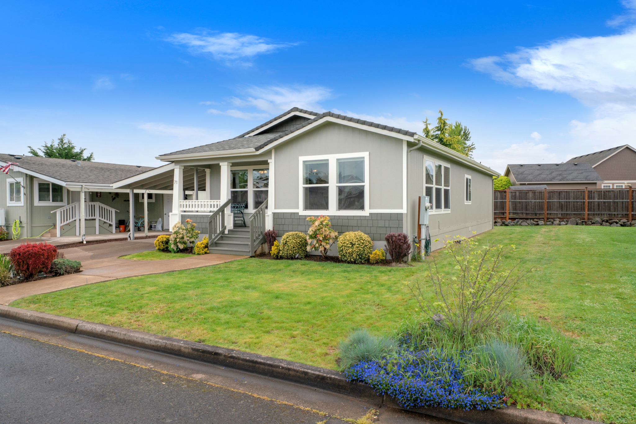 310 Pitney Ln, Space 71, Junction City, OR &mdash; photo 3 of 41