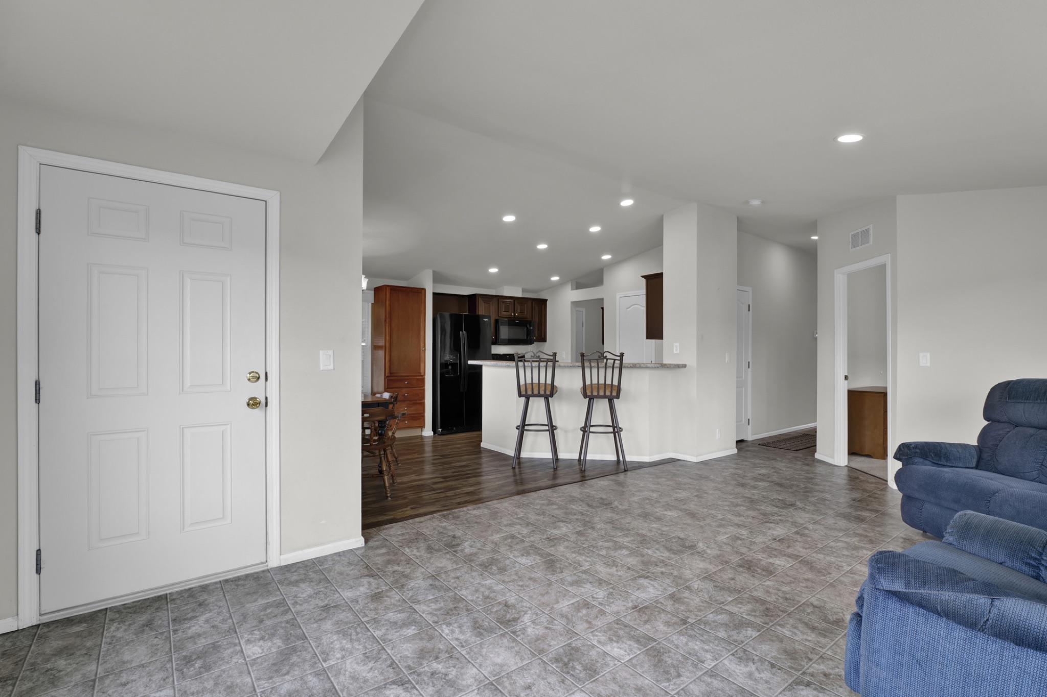 310 Pitney Ln, Space 71, Junction City, OR &mdash; photo 9 of 41