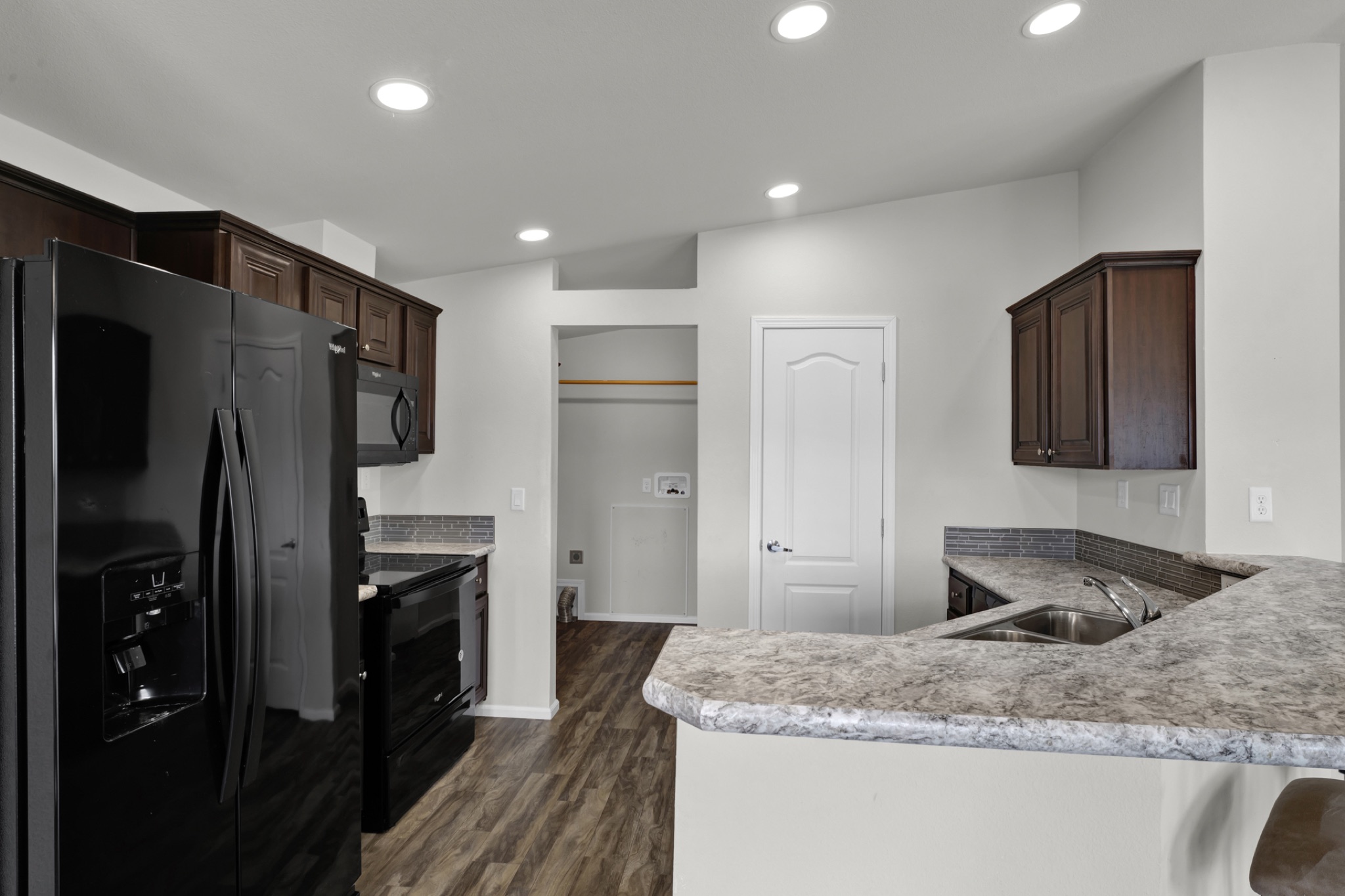 310 Pitney Ln, Space 71, Junction City, OR &mdash; photo 15 of 41