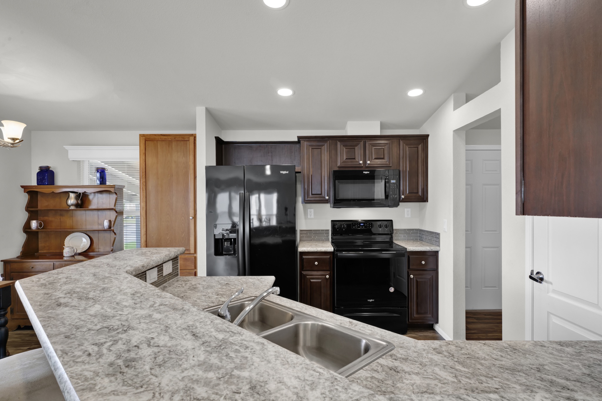 310 Pitney Ln, Space 71, Junction City, OR &mdash; photo 18 of 41